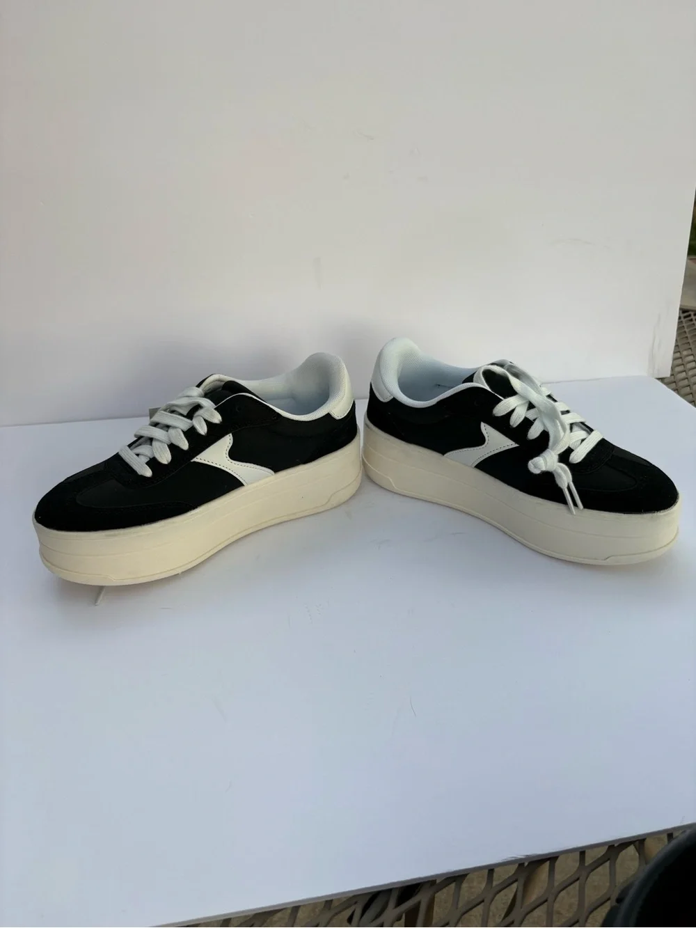 No Boundaries White Low-Top Sneaker